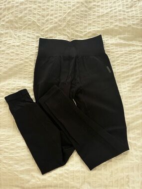 Black Women’s Gymshark Leggings